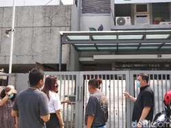 Dana Investasi Tak Dibalikin, Nasabah Kembali Geruduk Kantor Minna Padi Bandung