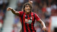 Nathan Ake ada di nomor 7. Bek tengah Bournemouth ini dibeli Manchester City seharga 41 juta paun atau setara Rp 784 miliar (Getty Images)