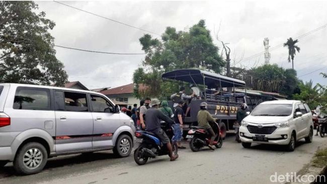 8 Orang di Palu Sulteng Diamankan Saat Penggerebekan Narkoba 8 Orang di Palu Sulteng Diamankan Saat Penggerebekan Narkoba
