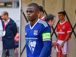 AC Milan Boyong Bek Muda dari Lyon