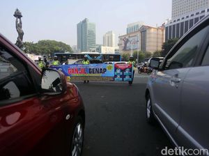 Polisi Perpanjang Sosialisasi Ganjil Genap Polisi Perpanjang Sosialisasi Ganjil Genap