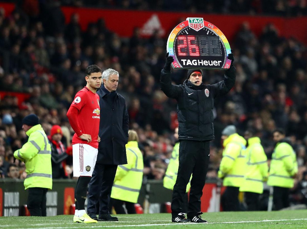 Aturan 5 pergantian pemain takkan lagi diterapkan Liga Inggris di musim 2020/2021. (Foto: Michael Steele/Getty Images)