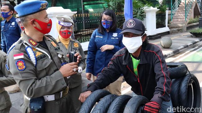 927 Pelanggar Aturan Masker Terjaring Operasi, Satpol PP Jabar: 41 PNS 927 Pelanggar Aturan Masker Terjaring Operasi, Satpol PP Jabar: 41 PNS
