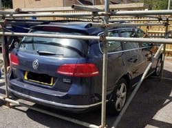 Cekcok Urusan Tempat Parkir, Tetangga Kerangkeng Mobil dengan Pipa Besi