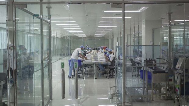 Suasana fasilitas produksi vaksin COVID-19,  di kantor Bio Farma, Bandung, Jawa Barat, Selasa (4/8/2020). ANTARA FOTO/Dhemas Reviyanto/hp.