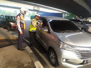 Tilang Diberlakukan Pekan Depan, Pelanggar Ganjil Genap di Jakbar Menurun Tilang Diberlakukan Pekan Depan, Pelanggar Ganjil Genap di Jakbar Menurun
