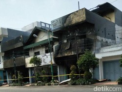 Kebakaran Selama 24 Jam, Api yang Lalap Toko Tunggal Jaya Akhirnya Padam!