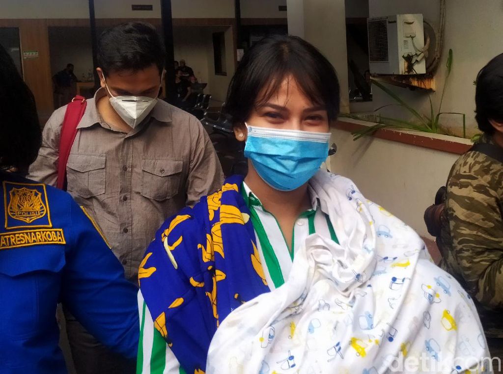 Vanessa Angel Jalani Wajib Lapor di Kejari Hari Ini Vanessa Angel Jalani Wajib Lapor di Kejari Hari Ini