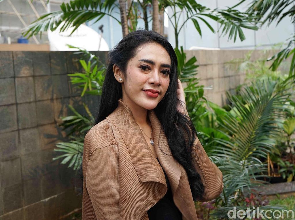 Vernita Syabilla Tetap Percaya Diri Walau Dituding Lakukan Prostitusi Vernita Syabilla Tetap Percaya Diri Walau Dituding Lakukan Prostitusi