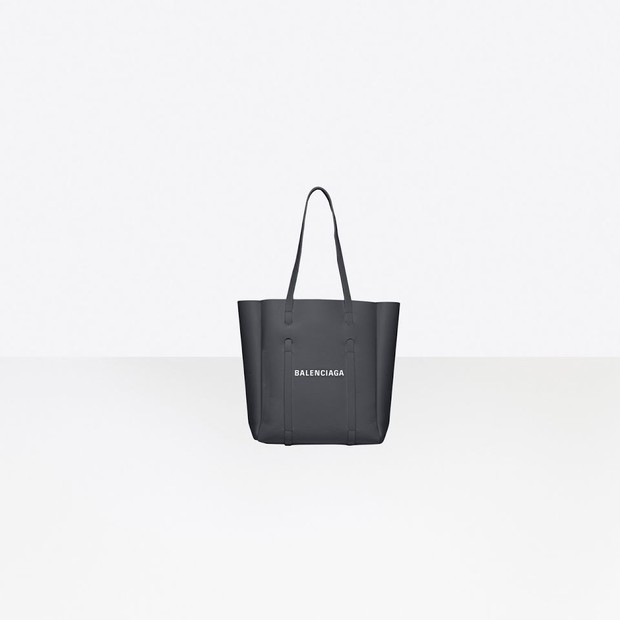 Balenciaga Everyday XS Tote/ Foto: Koreaboo