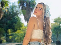 Seleb TikTok Ini Jadi Sorotan Usai Ciuman dan Tampil Seksi di MTV Awards