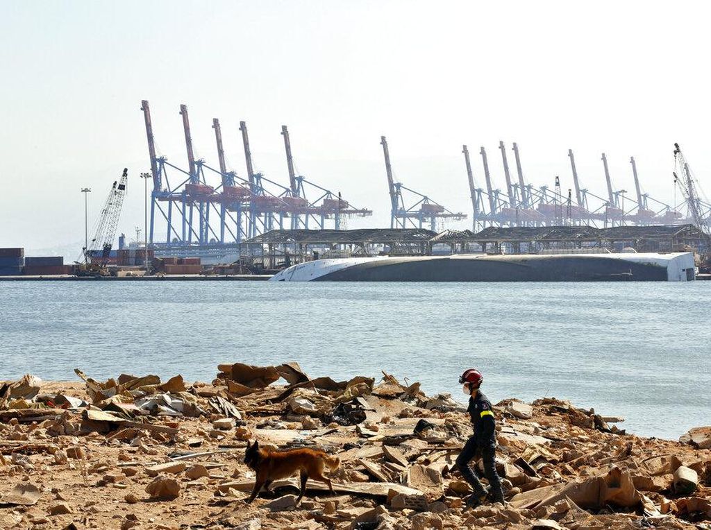 Ledakan Beirut Bikin Ekonomi Lebanon Makin Terpuruk Ledakan Beirut Bikin Ekonomi Lebanon Makin Terpuruk