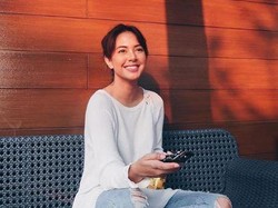 Mumpung di Rumah, Aurelie Moeremans Lagi Suka Nonton Killing Eve