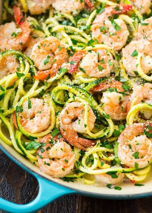 Mie udang zucchini/pinterest.com/wellplated Hanya perlu bumbu sedikit saja akan membuat hidangan ini lezat.