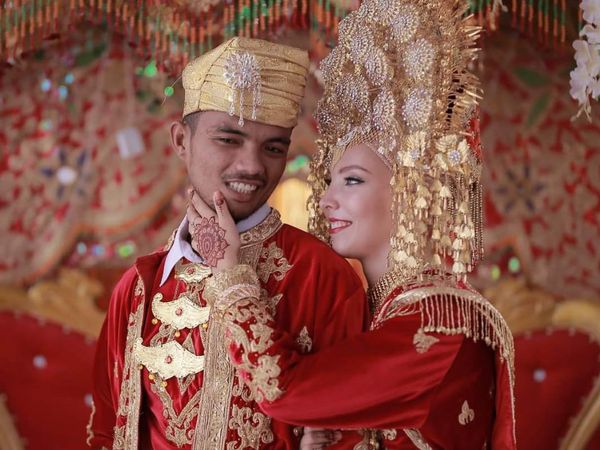 10 Foto Nelayan Minang yang Menikahi Bule Prancis, Hidupnya Berubah Drastis