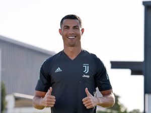 Rambut Baru Cristiano Ronaldo Jelang Liga Champions