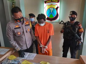 Video Tampang Dukun Cabul yang Masukkan Telur ke Kemaluan Korban Video Tampang Dukun Cabul yang Masukkan Telur ke Kemaluan Korban