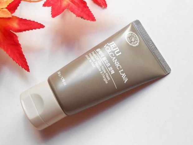 The Face Shop Jeju Volcanic Lava Peel Off Clay Nose Mask/pinterest.com skincare hasil racikan lava vulkanik yang berasal dari Pulau Jeju yang ampuh mengusir komedo.