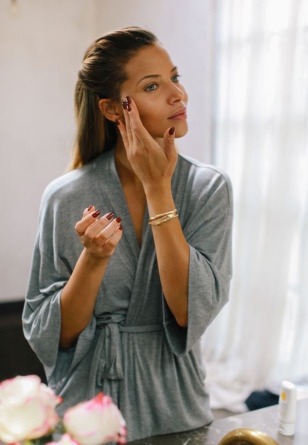 Foundation/Pinterest.com Mengaplikasikan dengan tangan