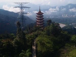 Begini Rasanya Jika Naik Cable Car di Genting Begini Rasanya Jika Naik Cable Car di Genting