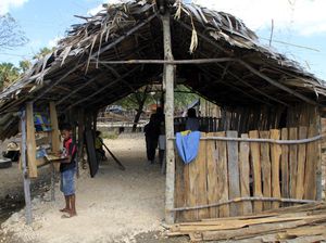 Gubuk Sederhana Ini Jadi Jendela Dunia Bagi Anak-anak di NTT