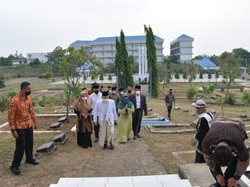 Ditemani Nur Azizah, Maruf Ziarah Makam Pendiri Tangerang di Tangsel