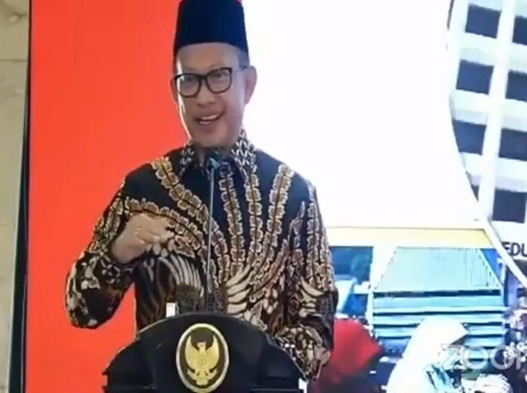 Mendagri, Gubernur Jatim hingga PKK Luncurkan Gerakan 26 Juta Masker Mendagri, Gubernur Jatim hingga PKK Luncurkan Gerakan 26 Juta Masker