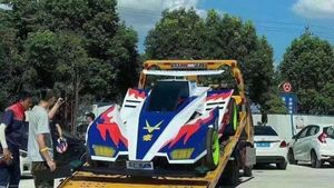 Lucu Gak Sih, Ketika Mainan Masa Kecil Tamiya Bisa Disetir dari Dalam