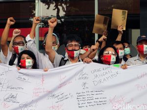 Orang-orang di Balik Wanaartha Life yang Culas Gelapkan Polis Nasabah Rp 12 T Orang-orang di Balik Wanaartha Life yang Culas Gelapkan Polis Nasabah Rp 12 T