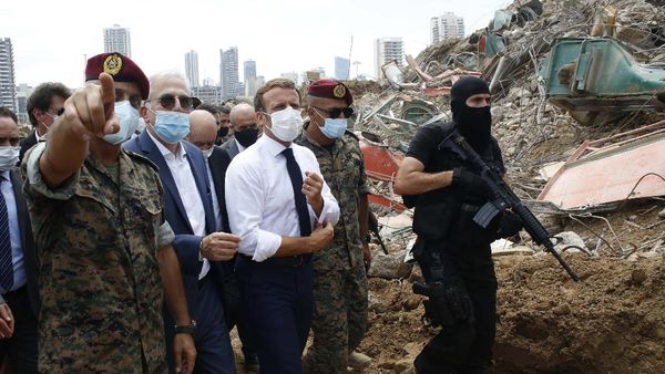 Presiden Prancis Kunjungi Lokasi Ledakan di Lebanon