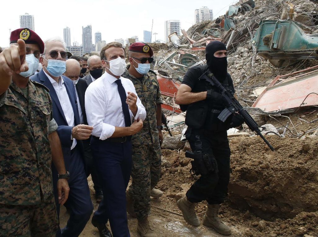 Presiden Prancis Kunjungi Lokasi Ledakan di Lebanon