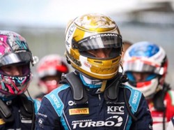 F2 Dihelat di Silverstone Lagi, Sean Hadapi Tantangan Ban