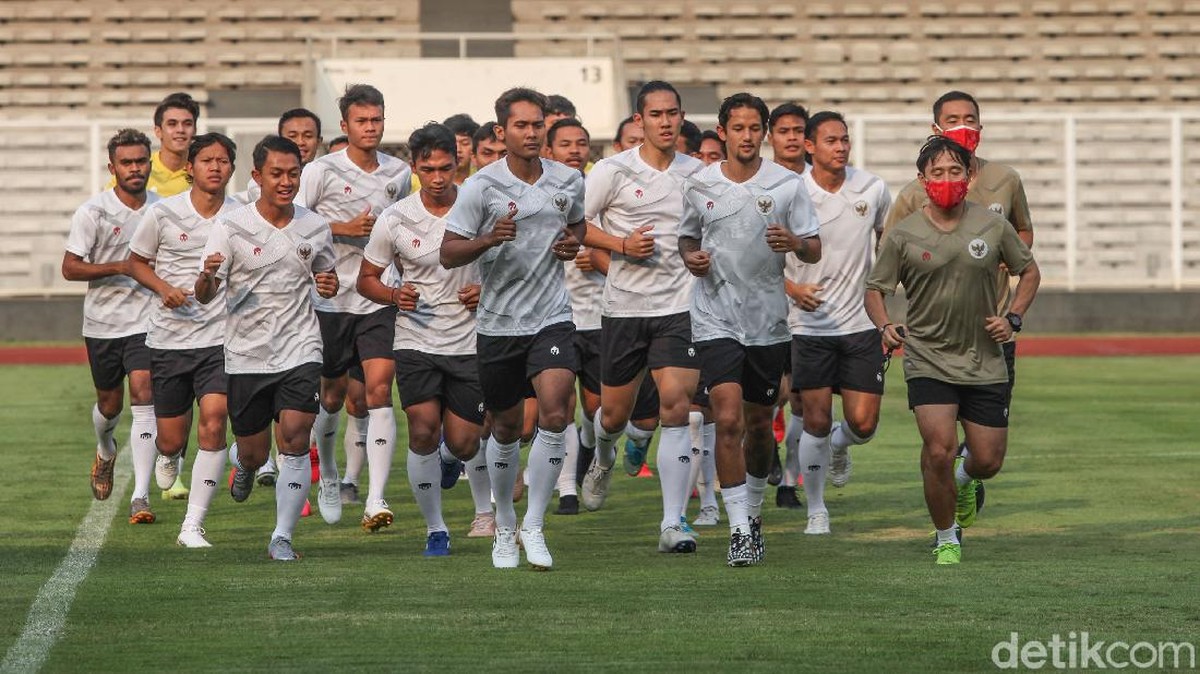 Timnas Indonesia menggelar latihan perdana 2020 di Stadion Madya, Jakarta. (Foto: detikcom/Rifkianto Nugroho)