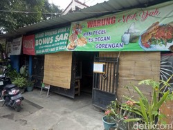 Belanja di Warung Tetangga