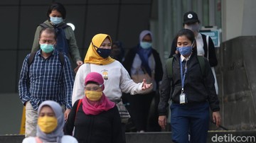 Kelas Menengah Terombang-ambing: Turun Kasta, Tapi Tak Terpuruk