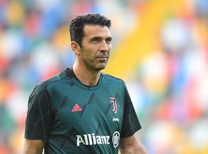 Juventus Kandas, Bisakah Buffon Menangi Liga Champions di Sisa Kariernya? Juventus Kandas, Bisakah Buffon Menangi Liga Champions di Sisa Kariernya?
