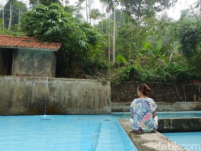 Potret Kolam Renang Tersembunyi di Bandung