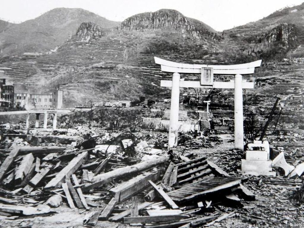 75 Tahun Bom Atom Nagasaki, Shinzo Abe: Dunia Tanpa Senjata Nuklir 75 Tahun Bom Atom Nagasaki, Shinzo Abe: Dunia Tanpa Senjata Nuklir