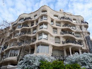 Menjelajahi Barcelona, Kota dengan Arsitektur yang Menawan