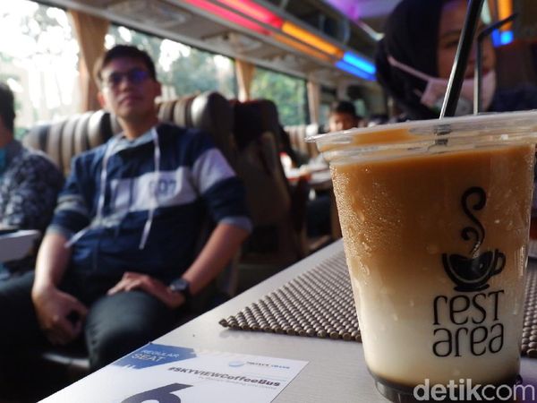 Foto: Nikmatnya Ngopi Santuy Sambil Keliling Kota Bandung