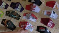 Melihat Pernak-Pernik Merah Putih Jelang HUT RI