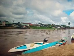 Potret Suasana Tepian Sungai Dalat Sarawak Malaysia