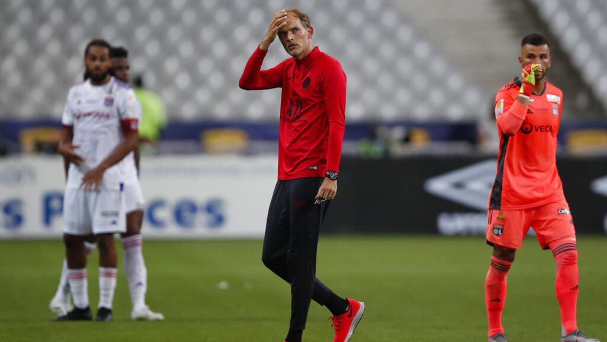 T(homas Tuchel, pelatih PSG, mengalami cedera engkel dan retak metatarsal AP/Francois Mori)