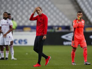 Badai Cedera PSG Berlanjut, Giliran Pelatih Jadi Korban