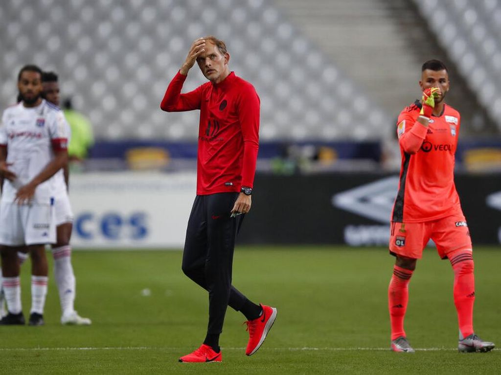 Badai Cedera PSG Berlanjut, Giliran Pelatih Jadi Korban Badai Cedera PSG Berlanjut, Giliran Pelatih Jadi Korban