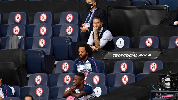 MANCHESTER, ENGLAND - AUGUST 07: Sergio Ramos of Real Madrid looks on from the bench during the UEFA Champions League round of 16 second leg match between Manchester City and Real Madrid at Etihad Stadium on August 07, 2020 in Manchester, England. (Photo by Peter Powell/Pool via Getty Images)