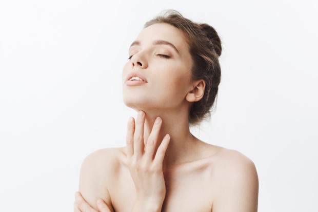 menggunakan krim saat keluar rumah