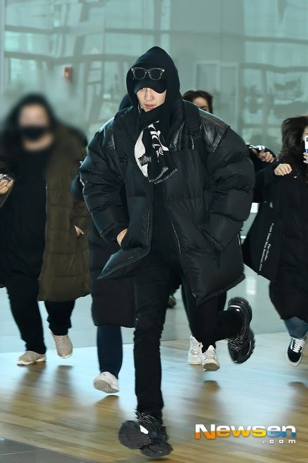 Chanyeol Berlari Menghindari Penggemar Sasaeng/ Foto: Koreaboo Chanyeol Berlari Menghindari Penggemar Sasaeng/ Foto: Koreaboo