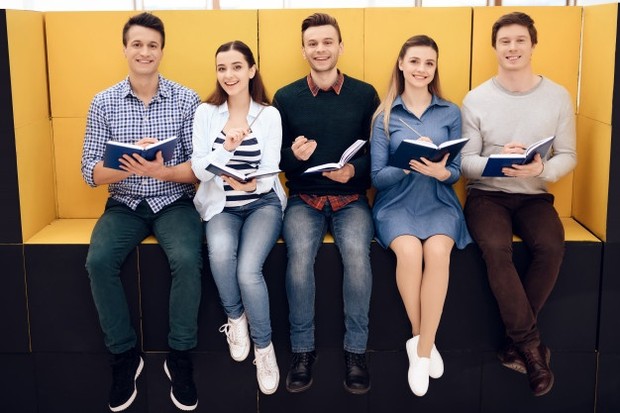 mengenal anggota tim satu sama lain