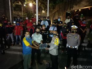 Gerakan Jatim Bermasker di Kota Kediri Gandeng Komunitas Otomotif Gerakan Jatim Bermasker di Kota Kediri Gandeng Komunitas Otomotif